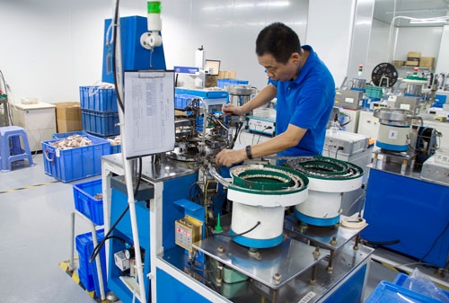 精密龙生产车间